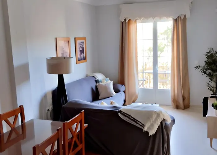 Apartamento De 3 Habitaciones, Zona Muy Tranquila A Unos Minutos De La Playa