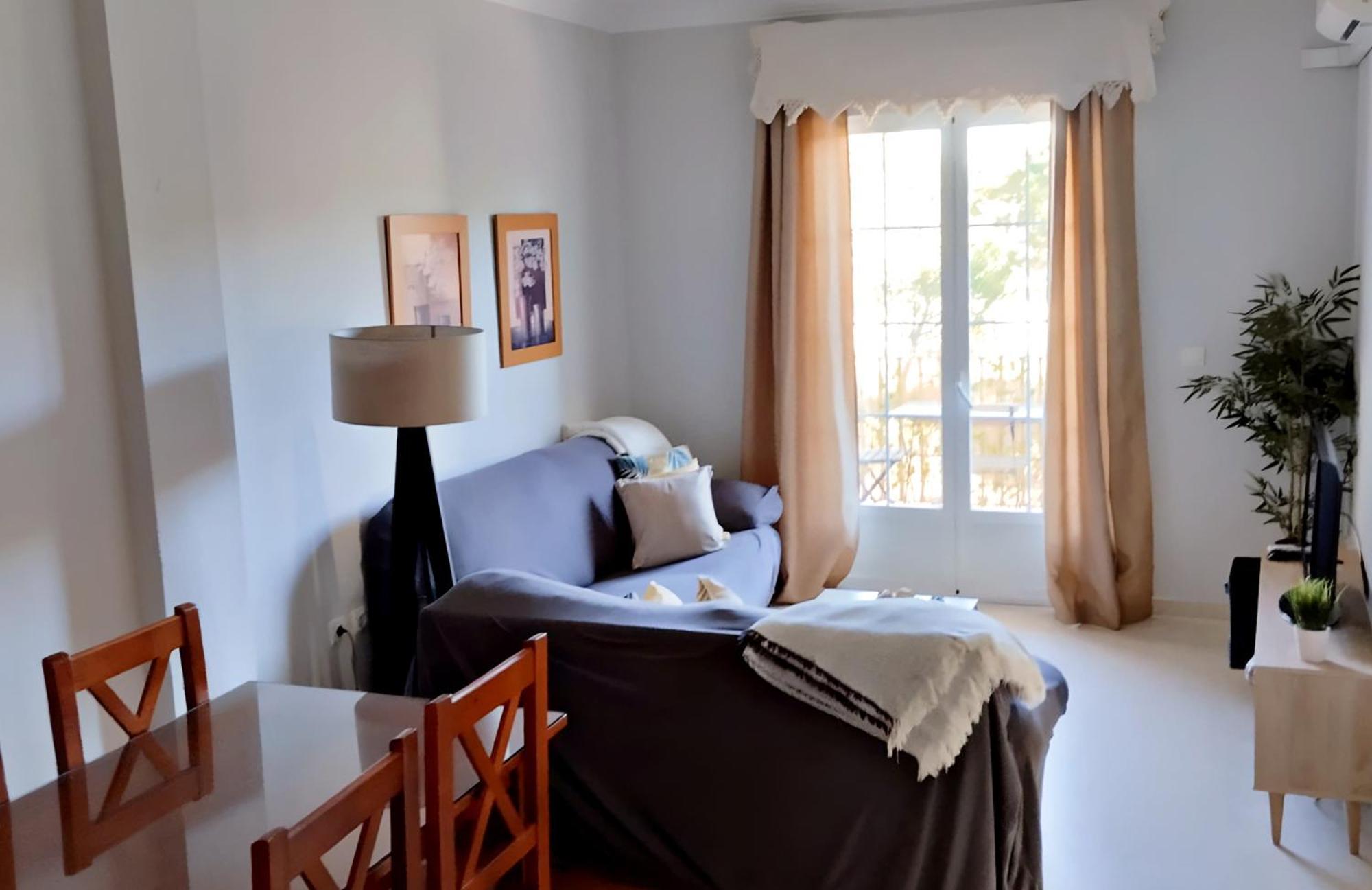 De 3 Habitaciones, Zona Muy Tranquila A Unos Minutos De La Playa